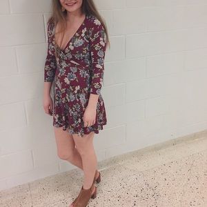 Red floral v-neck dress - Worn once